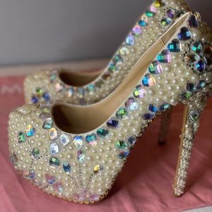 Bejeweled Platform pump